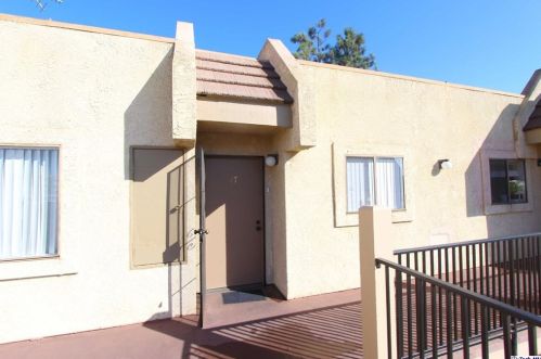460 Salem St, Glendale, CA 91203-2153