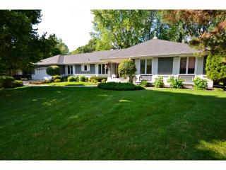 3053 Little Bay Rd, Saint Paul, MN 55113-2112