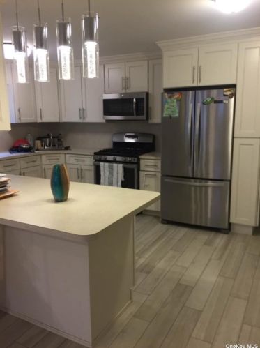 12-51 Brunswick Ave, Far Rockaway, NY 11691-4625