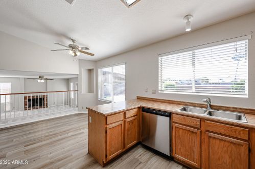 4231 Whispering Wind Dr, Glendale AZ  85310-5178 exterior