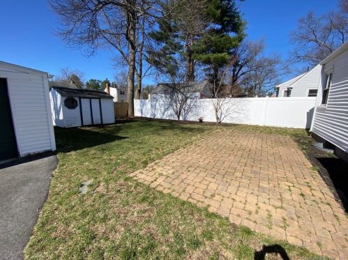 704 Center St, Manchester, CT 06040-2756