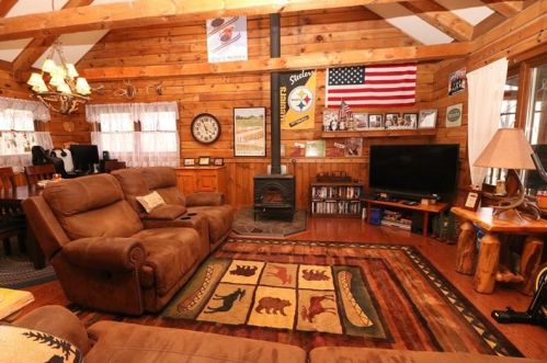 220 Matterhorn Rd, Boswell, PA 15531-2634