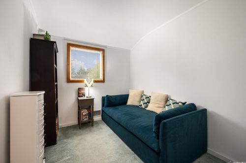 7 Newbrook Ln, Elwood NY  11731-5230 exterior