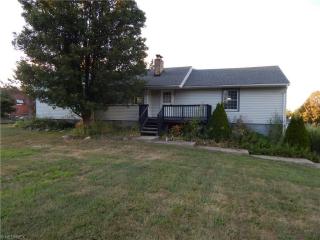 18254 Shurmer Rd, Cleveland, OH 44136-6144