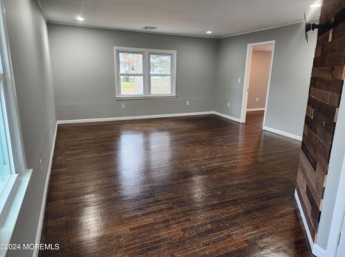35 Strickland Rd, East Freehold NJ  07728-8513 exterior