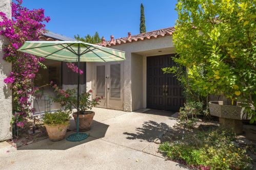 10111 Lakeview Dr, Rancho Mirage CA  92270-1474 exterior