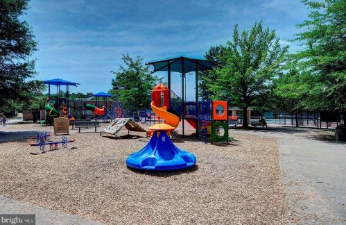 1125 Artic Quill Rd, Herndon VA  20170-3603 exterior