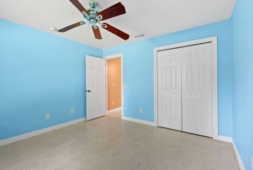 1698 Mockingbird Dr, Fort Pierce FL  34986-2045 exterior