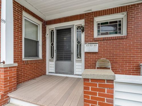 535 Manton Ave, Providence, RI 02909-5032