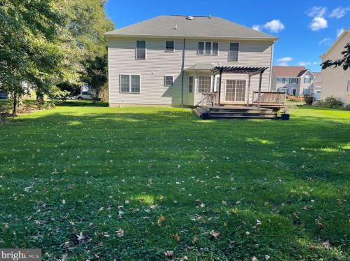 32 Pin Oak Dr, Dover DE  19904-2373 exterior