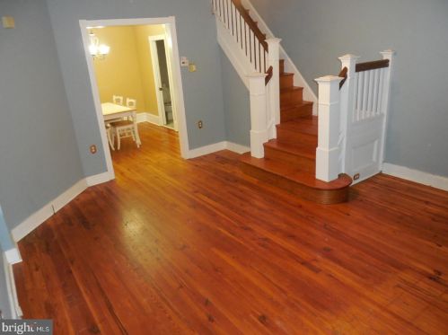 327 Lyceum Ave, Philadelphia, PA 19128-4815