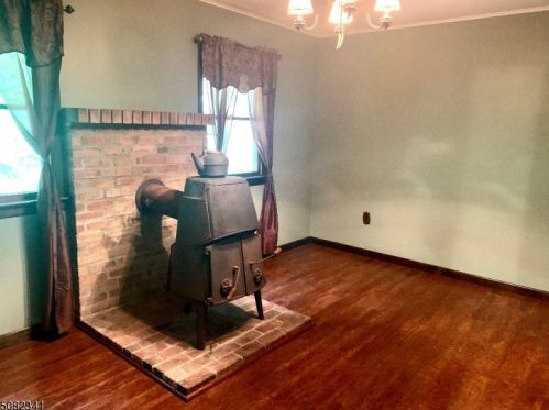19 Academy St, Oxford NJ  07863-3031 exterior