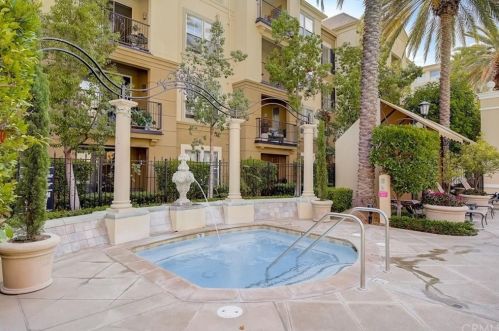2403 Watermarke Pl, Irvine CA  92612-7690 exterior