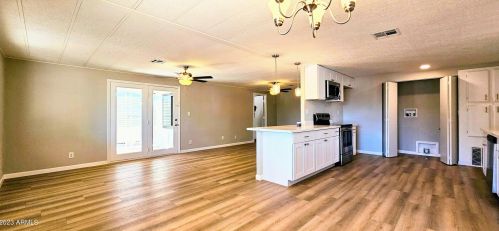 526 Charleston Ave, Phoenix AZ  85022-1531 exterior