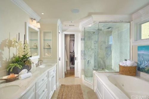 7304 Oceanfront, Newport Beach CA  92663-1727 exterior