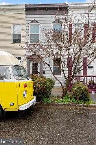 1650 Kramer St, Washington, DC 20002-4559