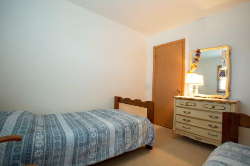 8029 18 Ave, Kenosha WI 53143-1631 exterior