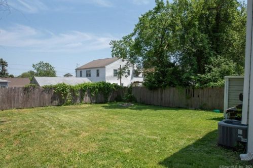 20 Myron Ave, Bridgeport CT  06606-4920 exterior