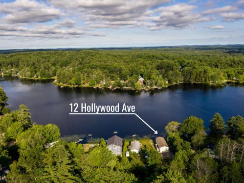12 Hollywood Ave, Raymond, NH 03077-1324