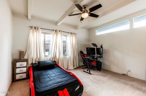 1815 Ridgewood Dr, Bakersfield CA 93306-3831 exterior