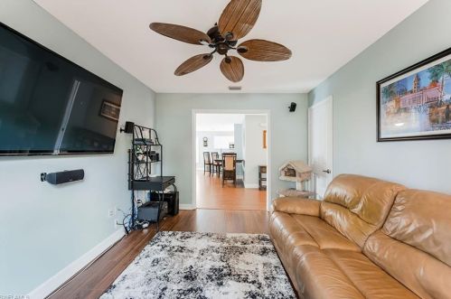 247 Stanhope Cir, Naples FL 34104-0810 exterior