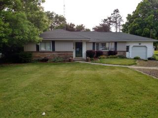 140 Plymouth St, New Pittsburgh, OH 44865-1010