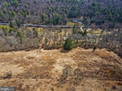 2695 Hemlock Dr, Palmerton PA  18071-9408 exterior