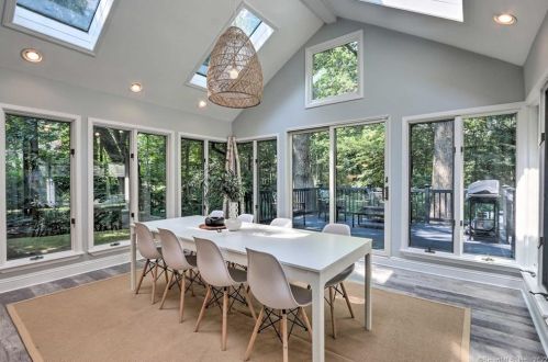8 Tulip Tree Ln, Norwalk CT  06851-1409 exterior