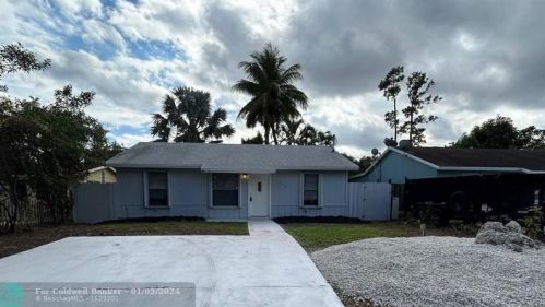 5576 Mango Rd, West Palm Beach, FL 33413-1850