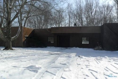 7465 Coder Rd, Maumee, OH 43537-9344