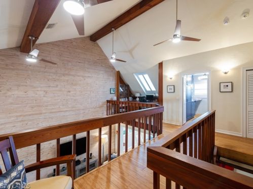 9027 Mockingbird Dr, Sanibel FL  33957-3609 exterior