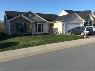 105 Creekwalk Ln, Hendersonville, NC 28792-8563