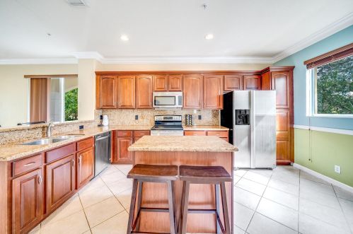 2850 Oasis Dr, Boynton Beach FL  33426-8665 exterior