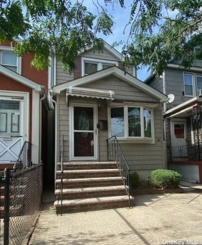 84-03 107th Ave, Jamaica, NY 11417-1318
