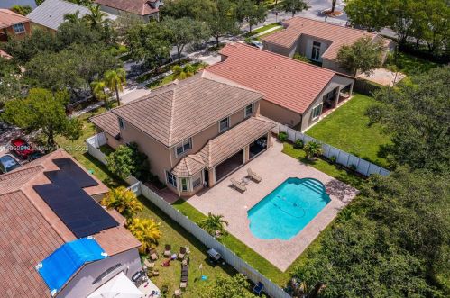 19270 29 Ct, Hollywood FL 33029-2474 exterior