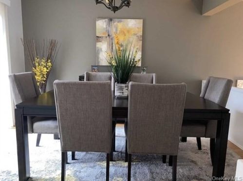 28 Larch Ct, Fishkill NY  12524-2627 exterior