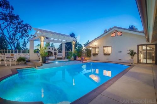 3106 Circa De Tierra, Encinitas CA  92024-6905 exterior