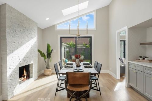 14942 Camarillo St, Van Nuys CA  91403-2004 exterior