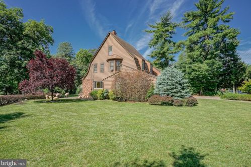 404 Maple Ave, Camden NJ  08109-2021 exterior