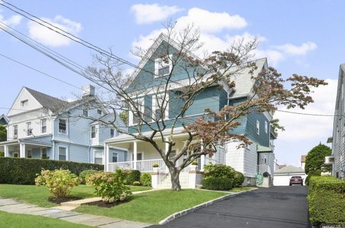 9 Bayview Ave, New Rochelle NY  10805-3905 exterior