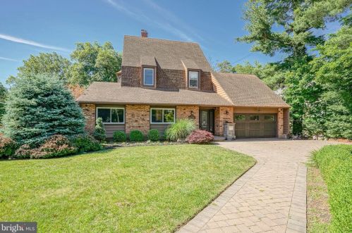 404 Maple Ave, Camden NJ  08109-2021 exterior