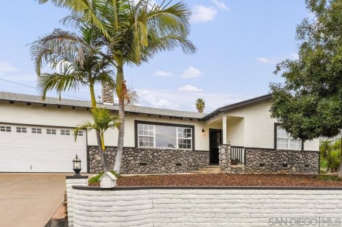 750 Smith Dr, Vista CA  92084-4428 exterior