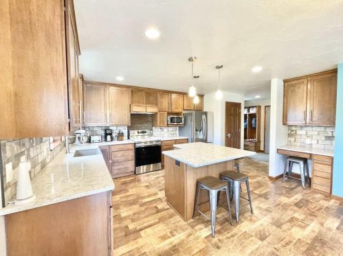 401 Sweetflag Ave, Fond Du Lac WI  54935-1875 exterior