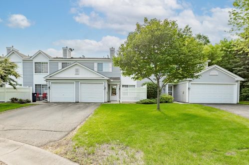 4418 Jan Echo Trl, Saint Paul, MN 55122-2471