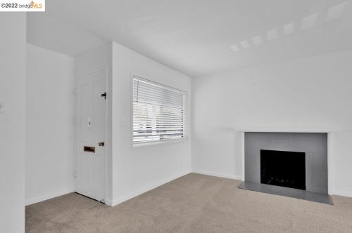 16032 Via Descanso, San Lorenzo CA  94580-2412 exterior