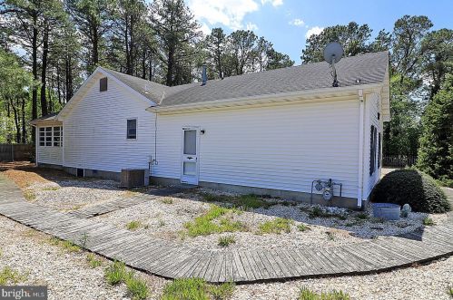 1555 Dee Rd, Lacey NJ  08731-3411 exterior