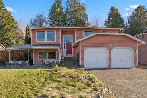 6982 Tate Pl, Bremerton, WA 98311-3272