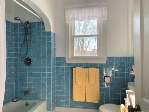 4 Stone Ave, Crotonville NY  10562-3707 exterior