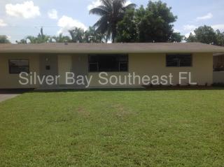 2713 Tarpon Dr, Hollywood FL  33023-4524 exterior