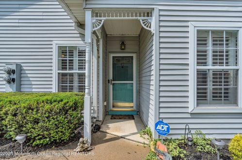 42 Riva Blvd, Bricktown, NJ 08723-7978